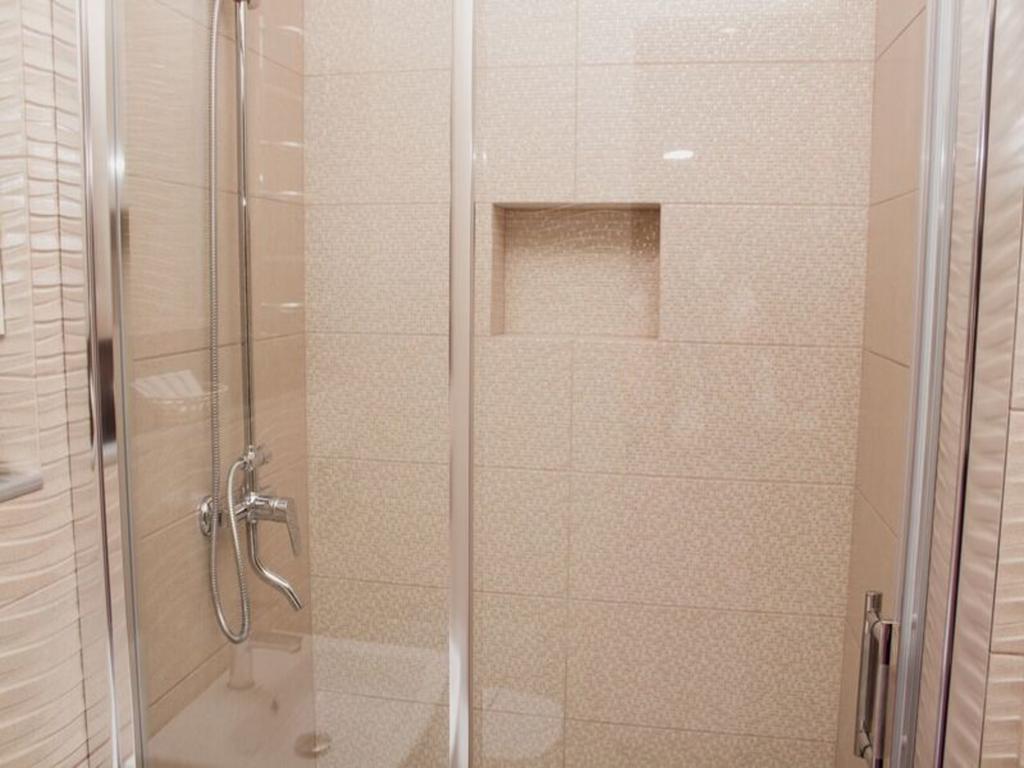 אודסה Apartment In The City Center In The House With Atlantes מראה חיצוני תמונה